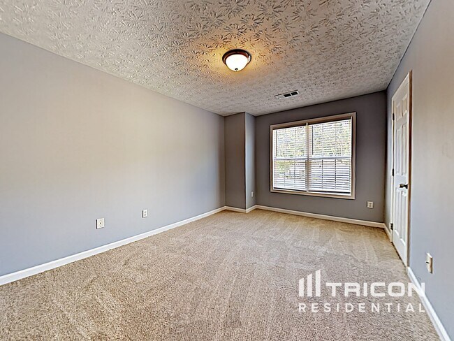 Building Photo - 648 Stonecrest Dr