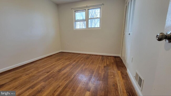 Building Photo - 121 Jasper Pl