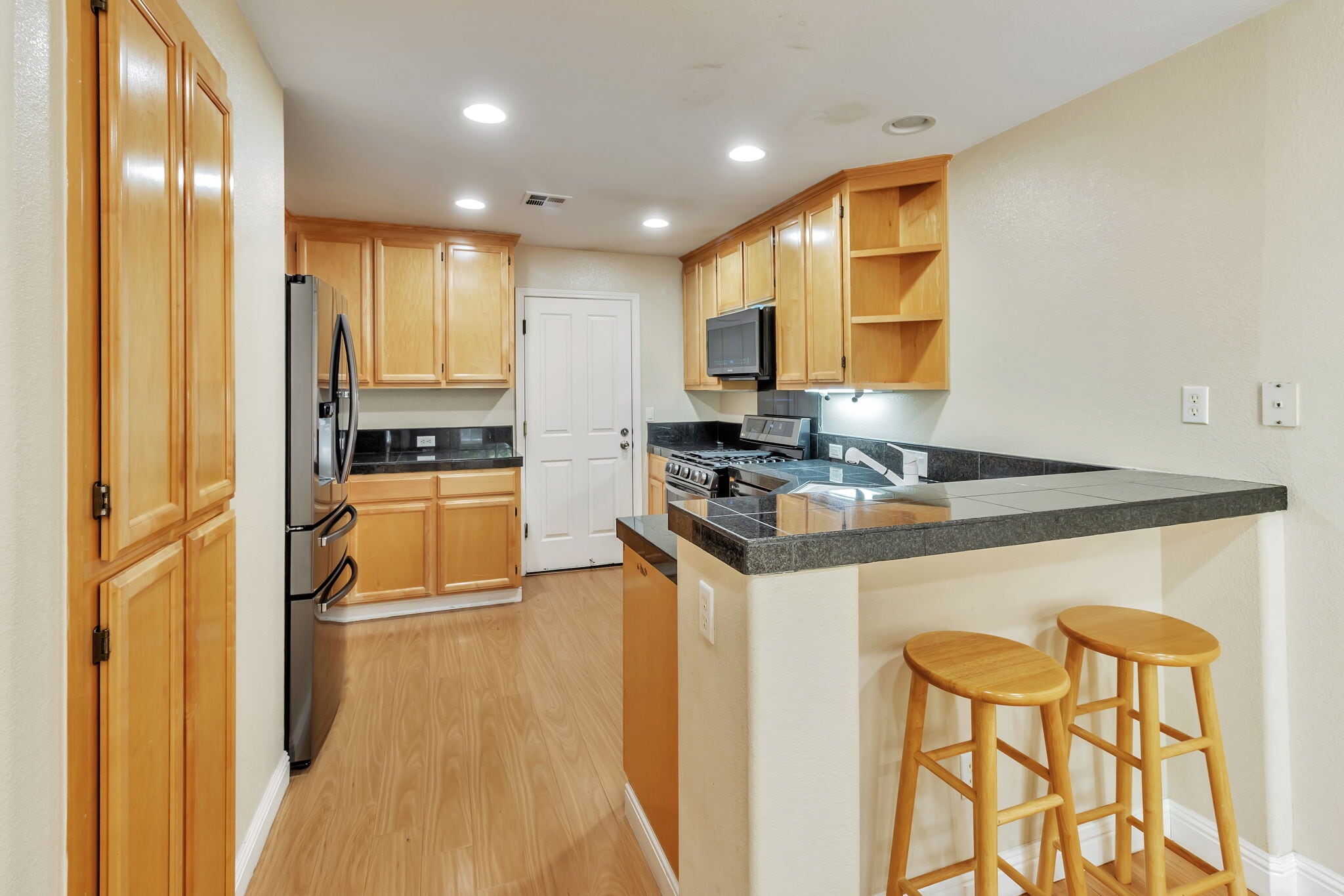 Building Photo - 3162 Silverland Dr