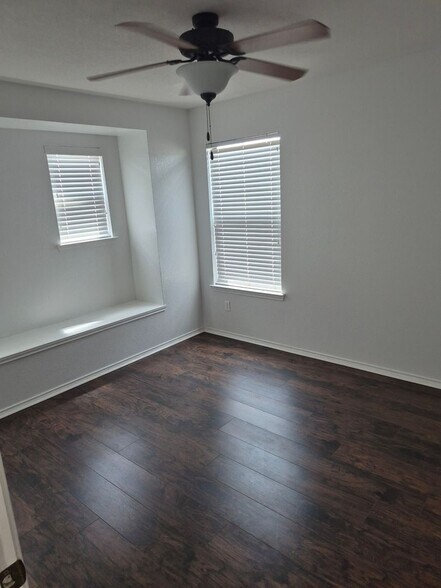 Building Photo - 8917 Lonesome Oak Drive