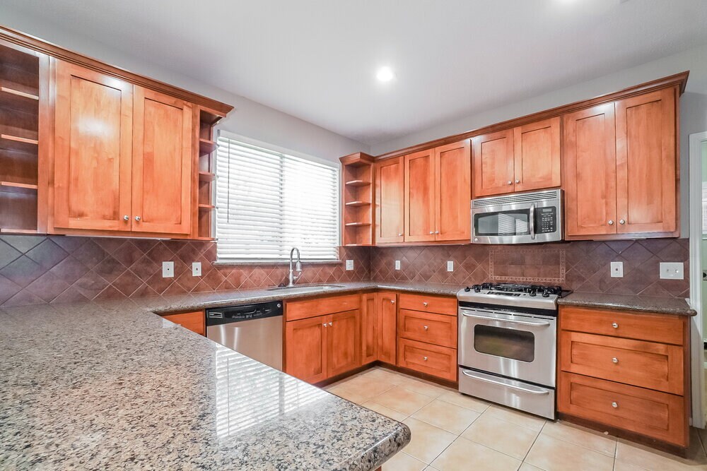 Building Photo - 21902 Willow Shadows Dr