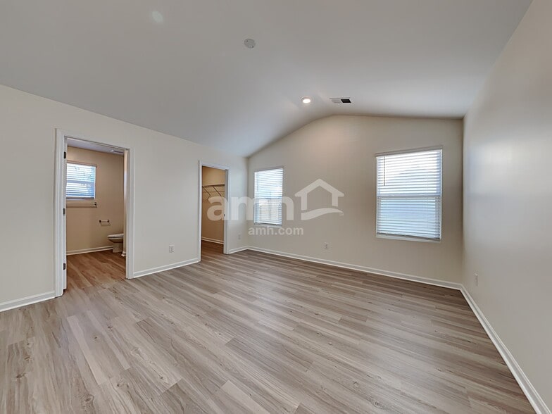 Building Photo - 1341 John Swann St