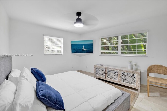 Building Photo - 2 S Hibiscus Dr