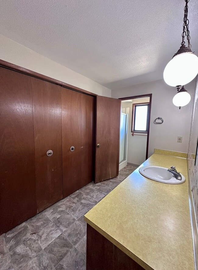 Building Photo - 970 S 55th Pl