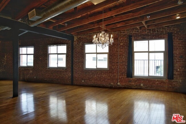 Building Photo - 500 Molino St