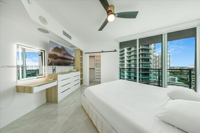 Building Photo - 350 S Miami Ave
