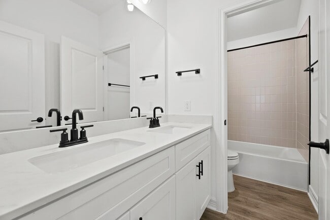 Building Photo - 6022 Regala Dr