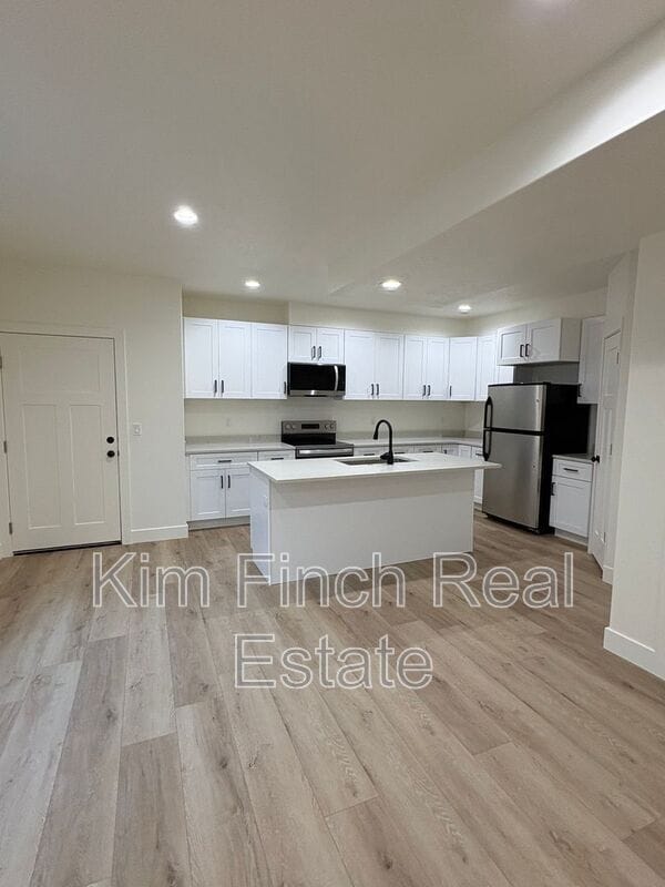 Building Photo - 202 N 910 E