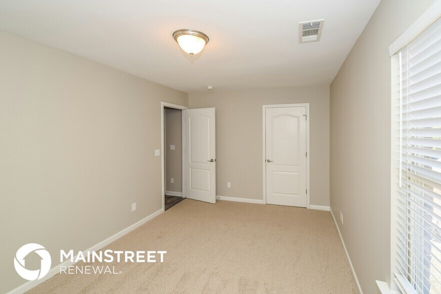 Building Photo - 8270 Owen Park Dr