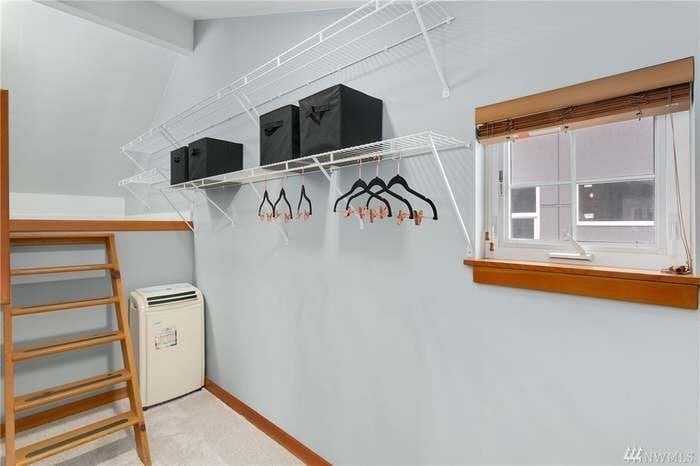 Building Photo - 1915 24th Ave S