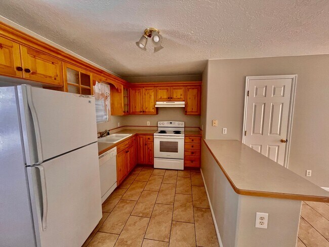 Building Photo - Affordable Two-Bedroom Townhome in Lexington Hills