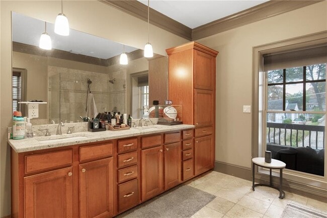 Building Photo - 451 Hascall Rd NW