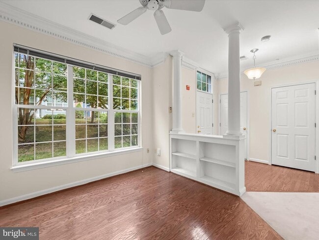 Building Photo - 10713 Symphony Way