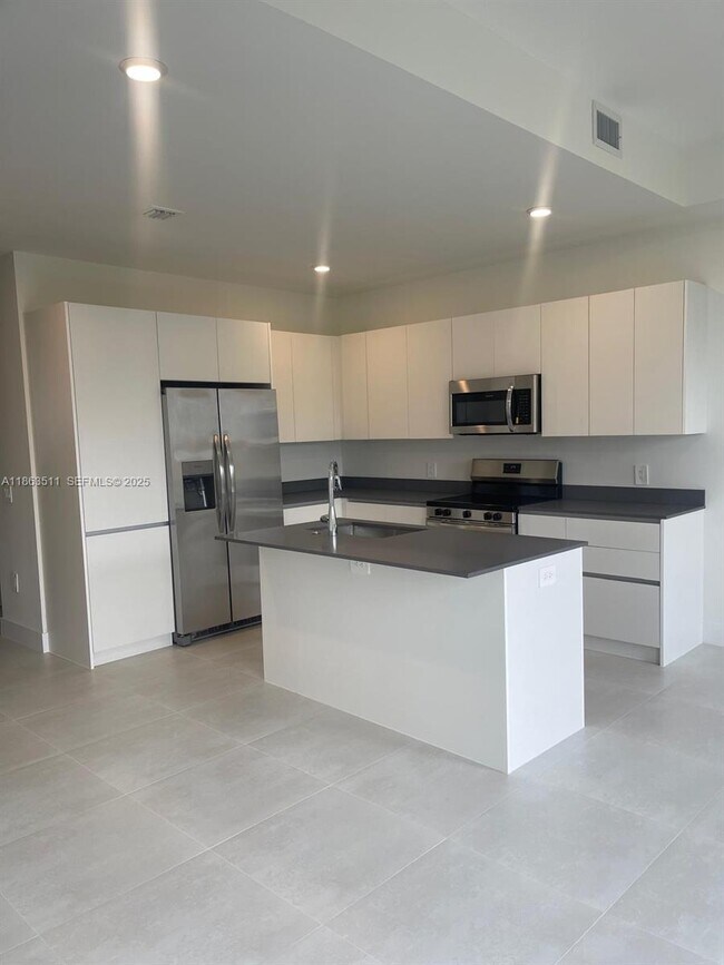 Building Photo - 18988 SW 344th Terrace