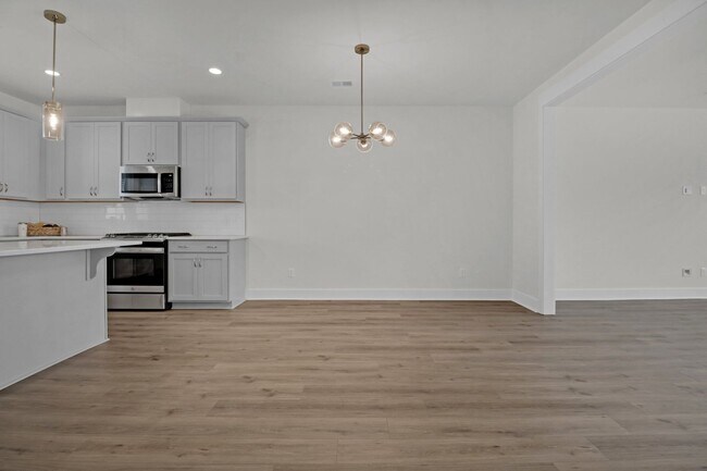 Building Photo - Luxury Townhome in Midtown Nexton