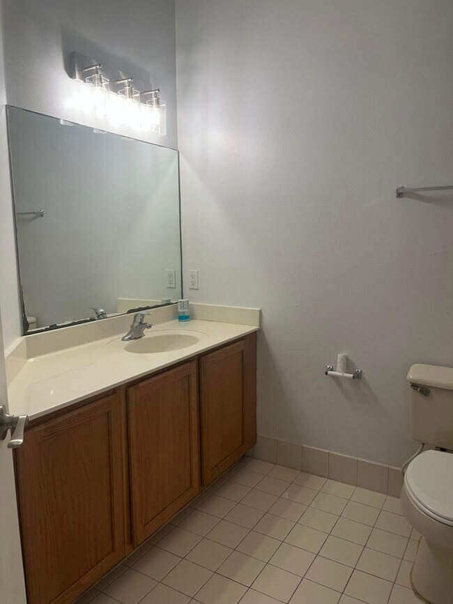 Building Photo - 3231 Laurel Ridge Cir