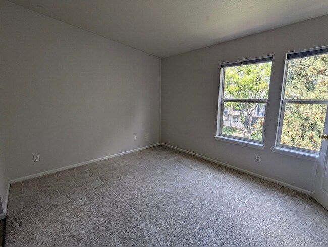 Building Photo - Charming 2BR Condo in Aurora