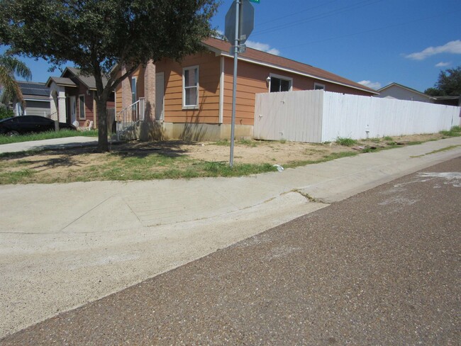 Building Photo - 335 Redfish Dr