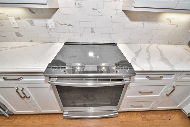 Building Photo - 125 Coolidge Ave