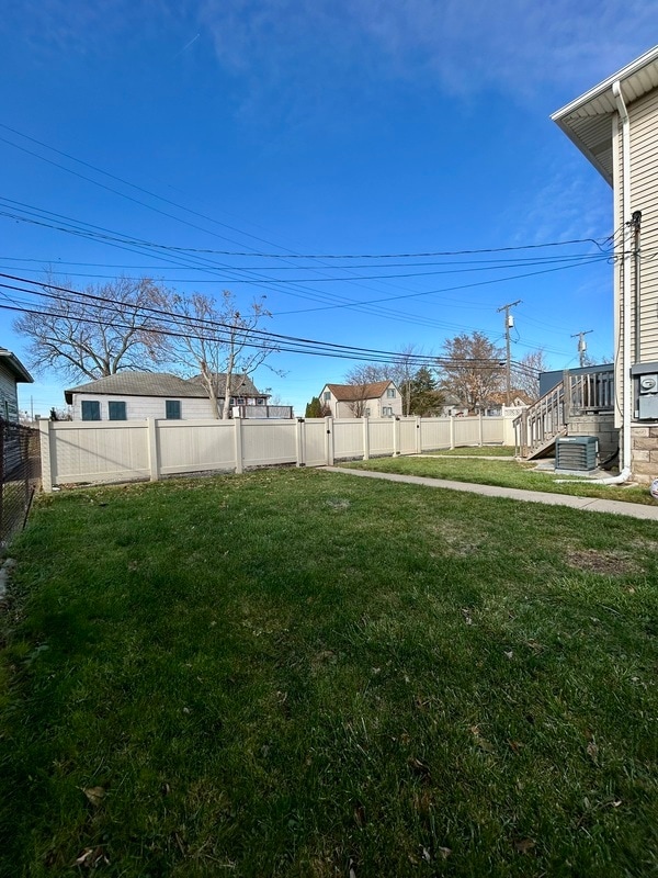 Building Photo - 18704 Jefferson