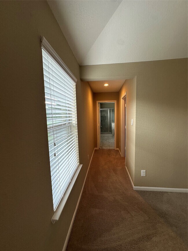 Building Photo - 2606 Riverhollow Ln