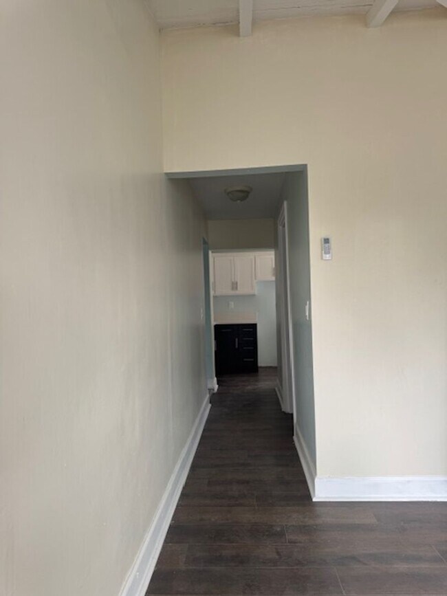 Building Photo - DHS6348