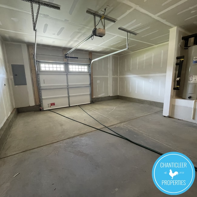 Building Photo - 339 Deercroft Dr