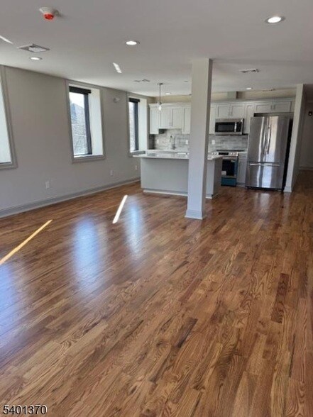 Building Photo - 248 US-46