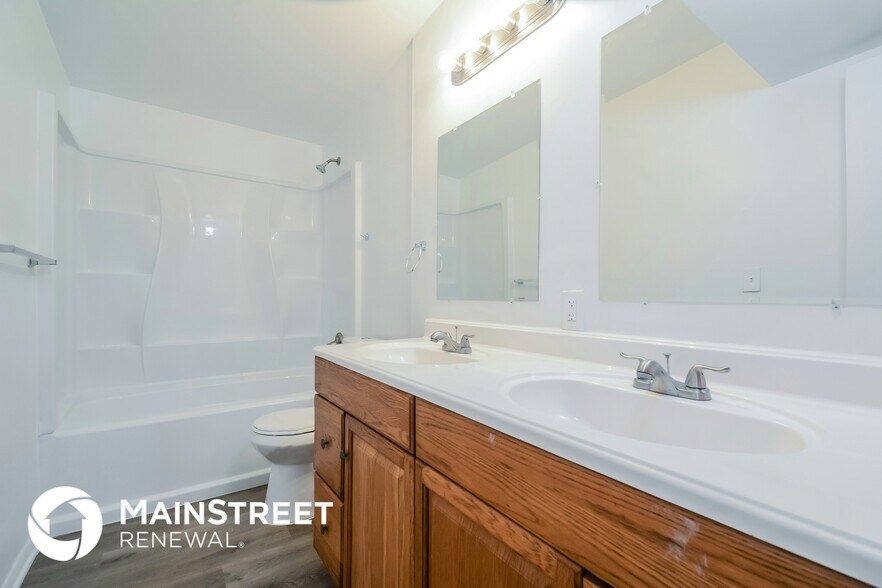 Building Photo - 7321 E Lakeside Dr