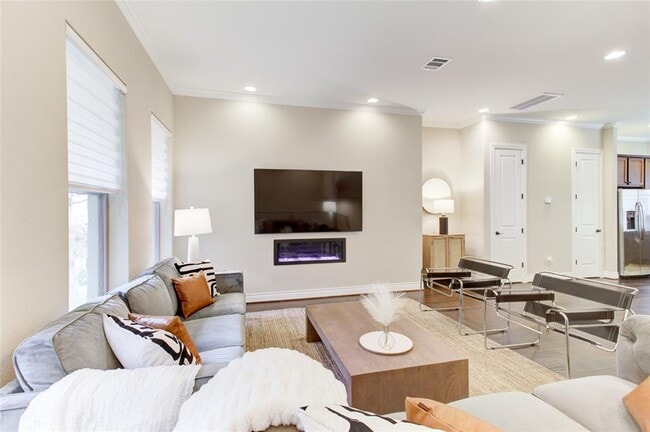 Building Photo - 224 Adams St