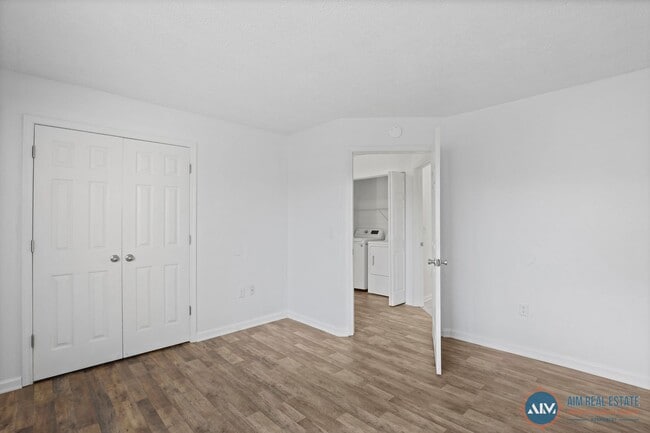 Building Photo - Immaculate 2-Bedroom Ground-Floor Villa in...