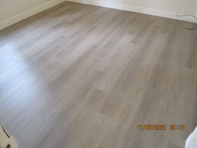 Building Photo - Country Living !  Huge lot !  3 bedroom an...