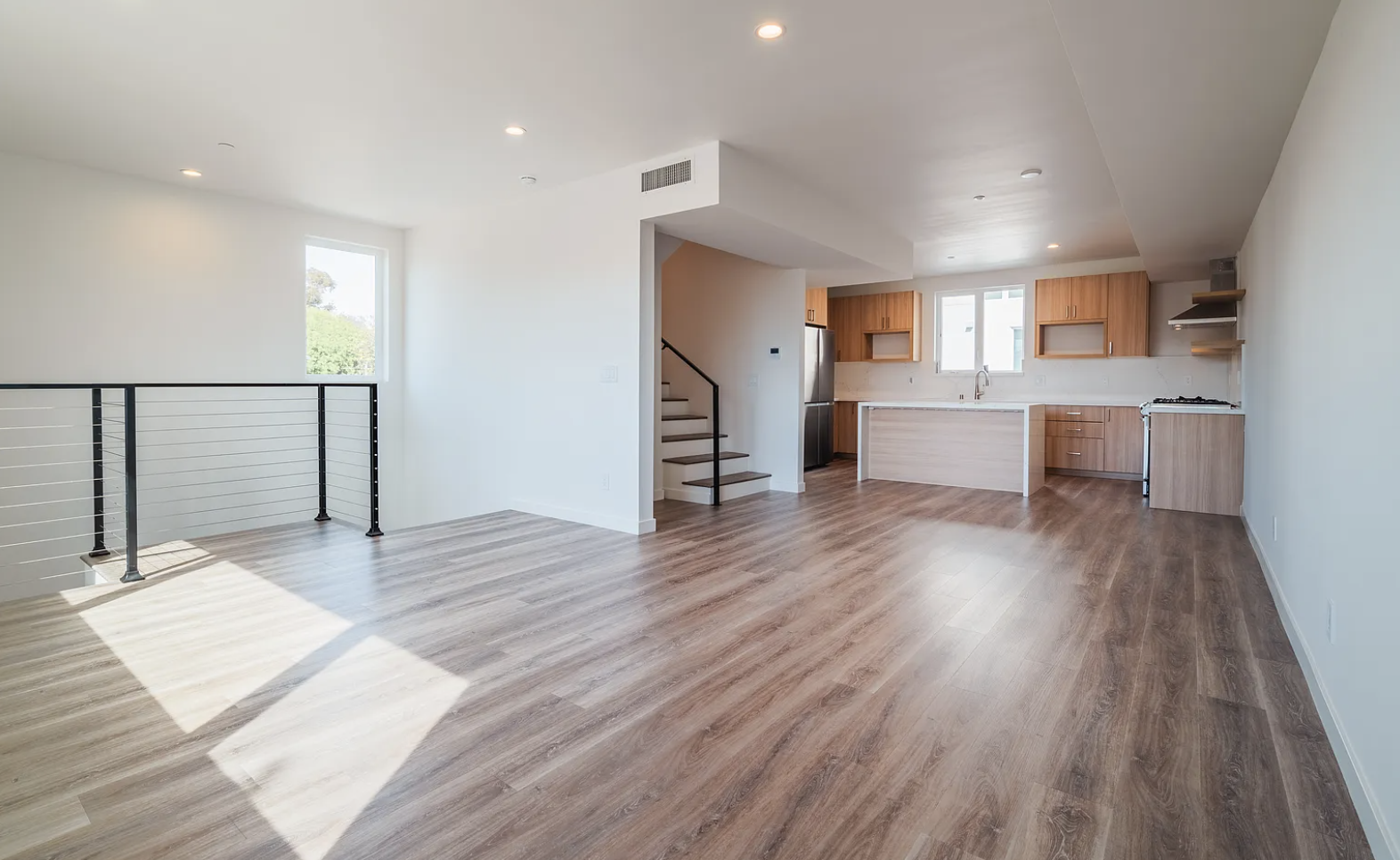 Building Photo - 2555 Thurman Ave