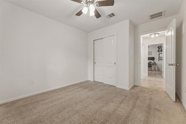 Building Photo - 5809 Scenic Lake Dr