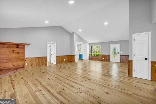 Building Photo - 106 Degrandis Ln NE