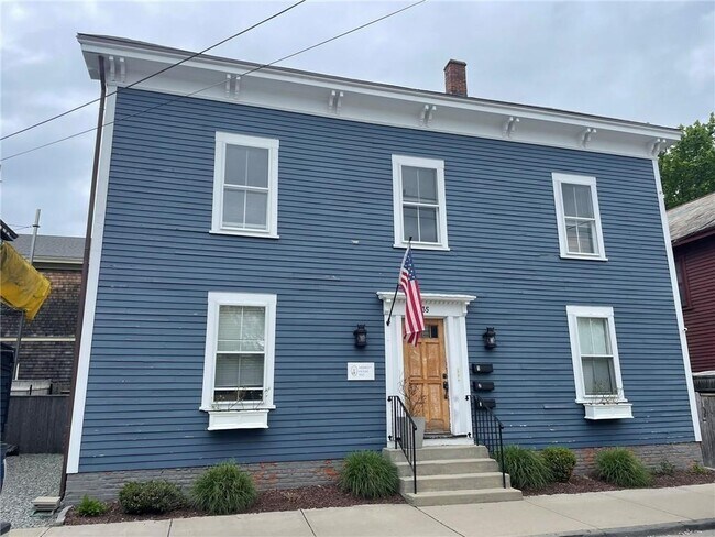 Building Photo - 35 Elm St