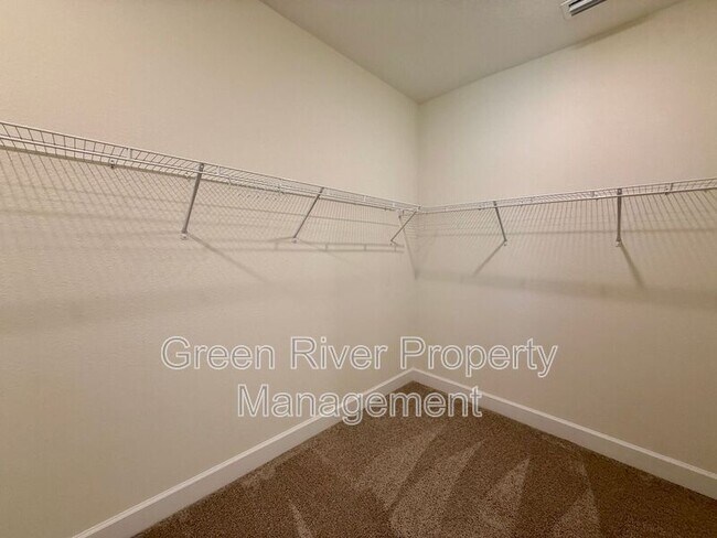 Building Photo - 3435 Auvenshine Wy