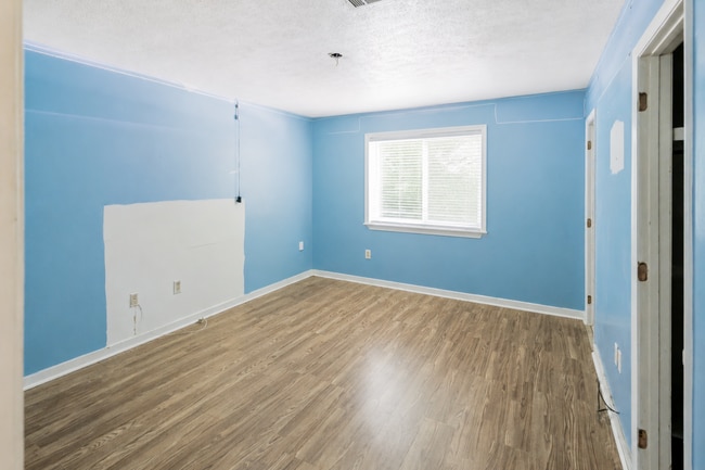Building Photo - 6513 Abraham Lincoln Dr