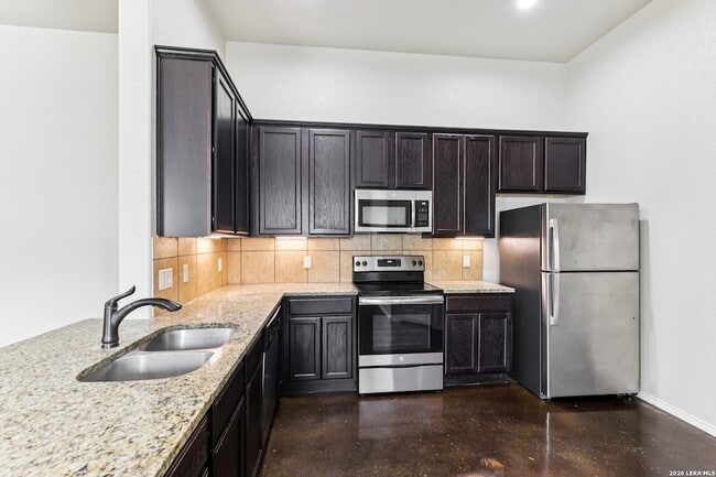 Building Photo - 219 Eugene Pass