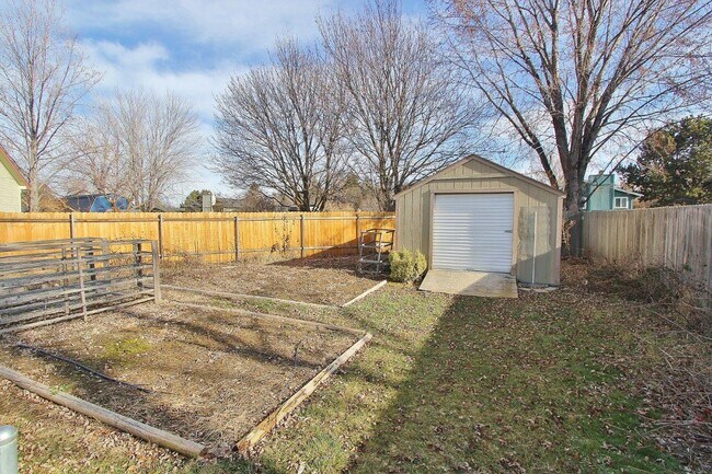 Building Photo - 11847 W Lewisburg Ct