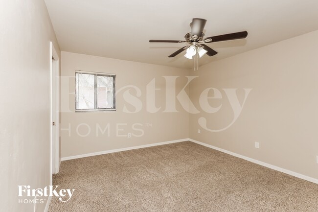 Building Photo - 1343 SE 12th Terrace