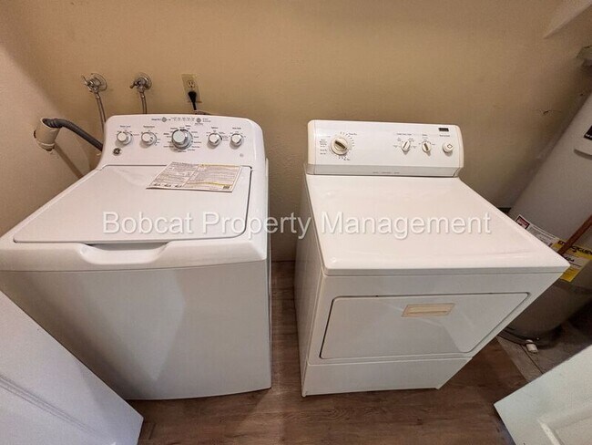 Building Photo - 1316 Green Dr