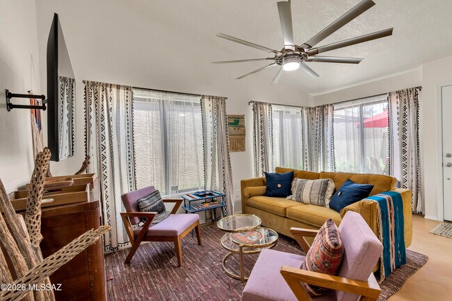 Building Photo - 2549 N Palo Santo Dr