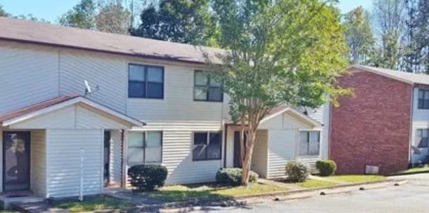 Building Photo - 1431 Spruce St Ext