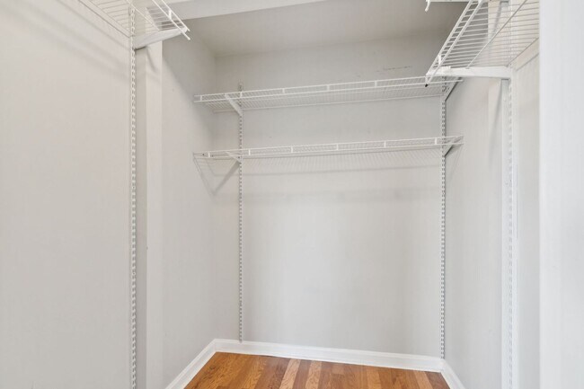Building Photo - Available Now! 2 Level, 2 Bedroom Condo in...