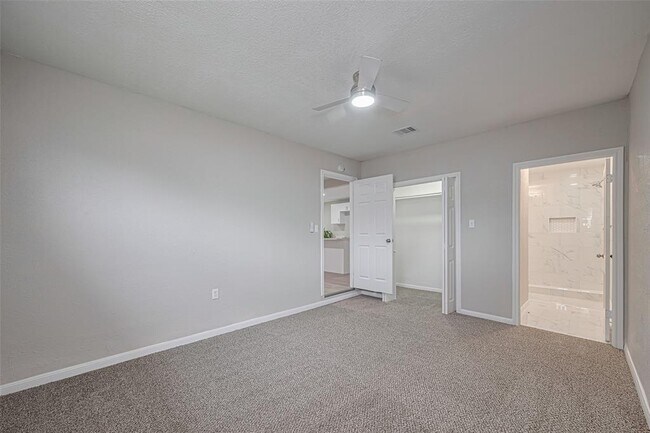 Building Photo - 7702 Darnay Dr