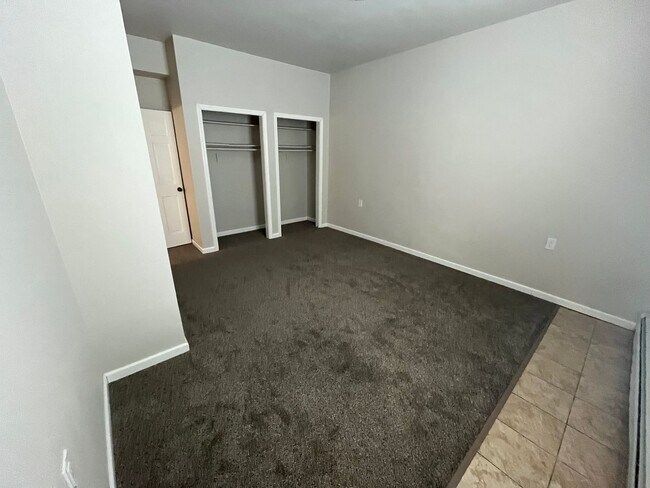 Building Photo - 407 Lathrop St