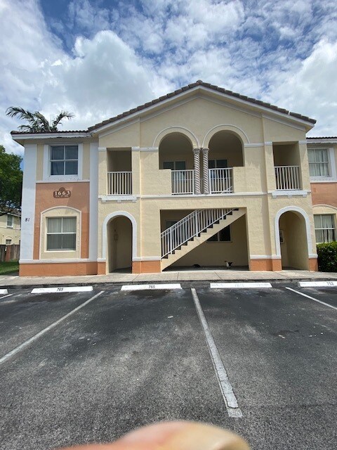 Primary Photo - 1663 SE 27th Dr