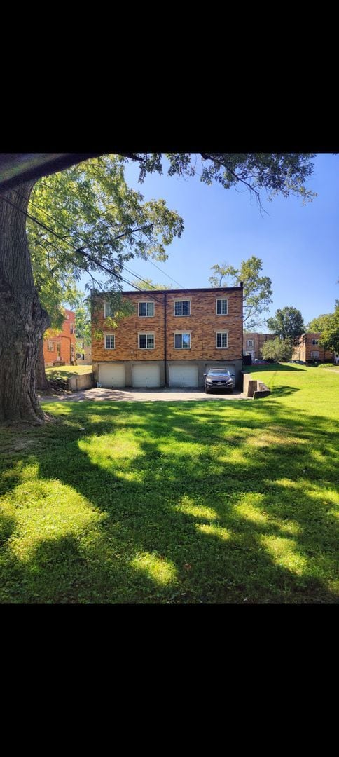 Building Photo - 523 Hadley Ave