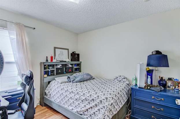Building Photo - 208 Abbotsbury Dr